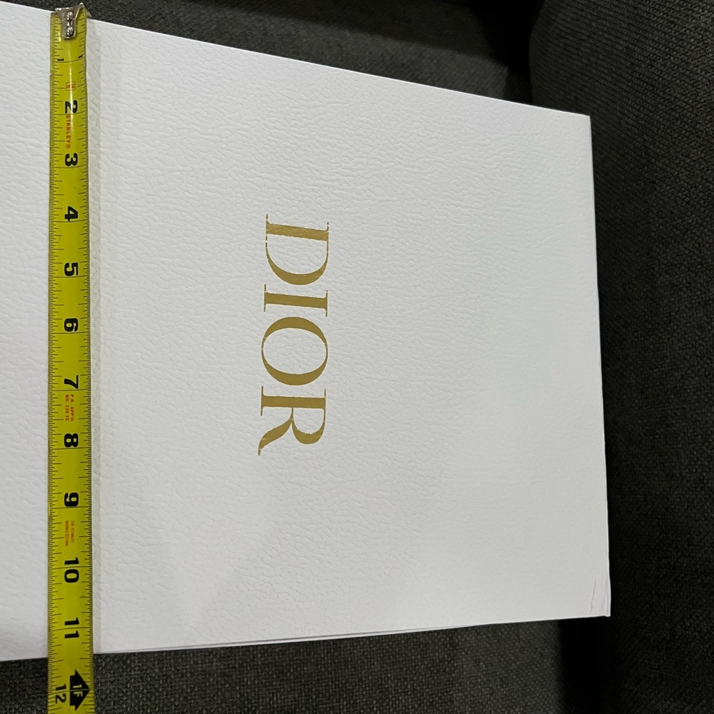 Dior gift box - Picture 3 of 8